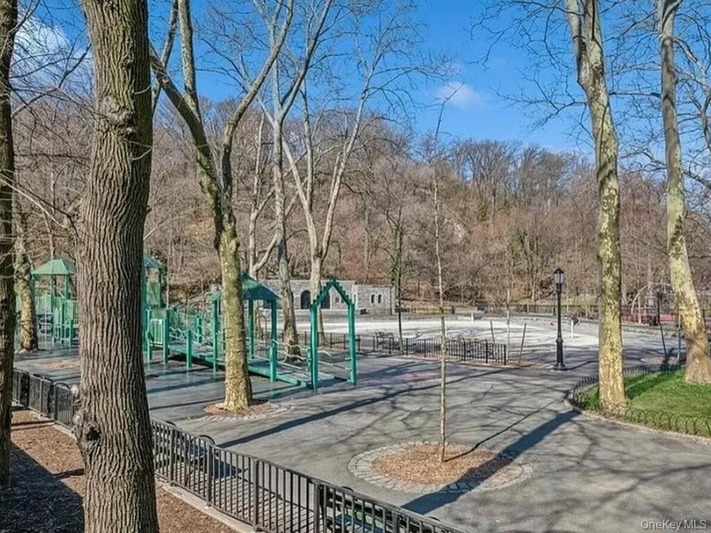 581 Academy Street # GLE, New York (Manhattan), NY 10034