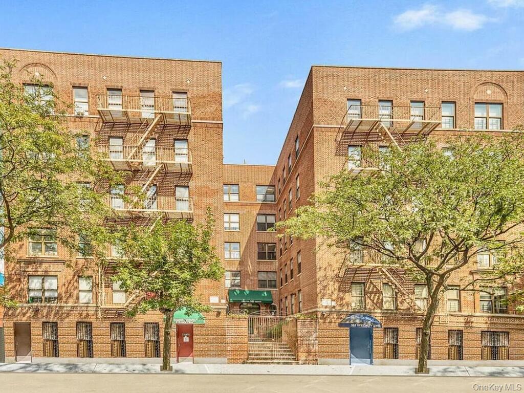 581 Academy Street # GLE, New York (Manhattan), NY 10034