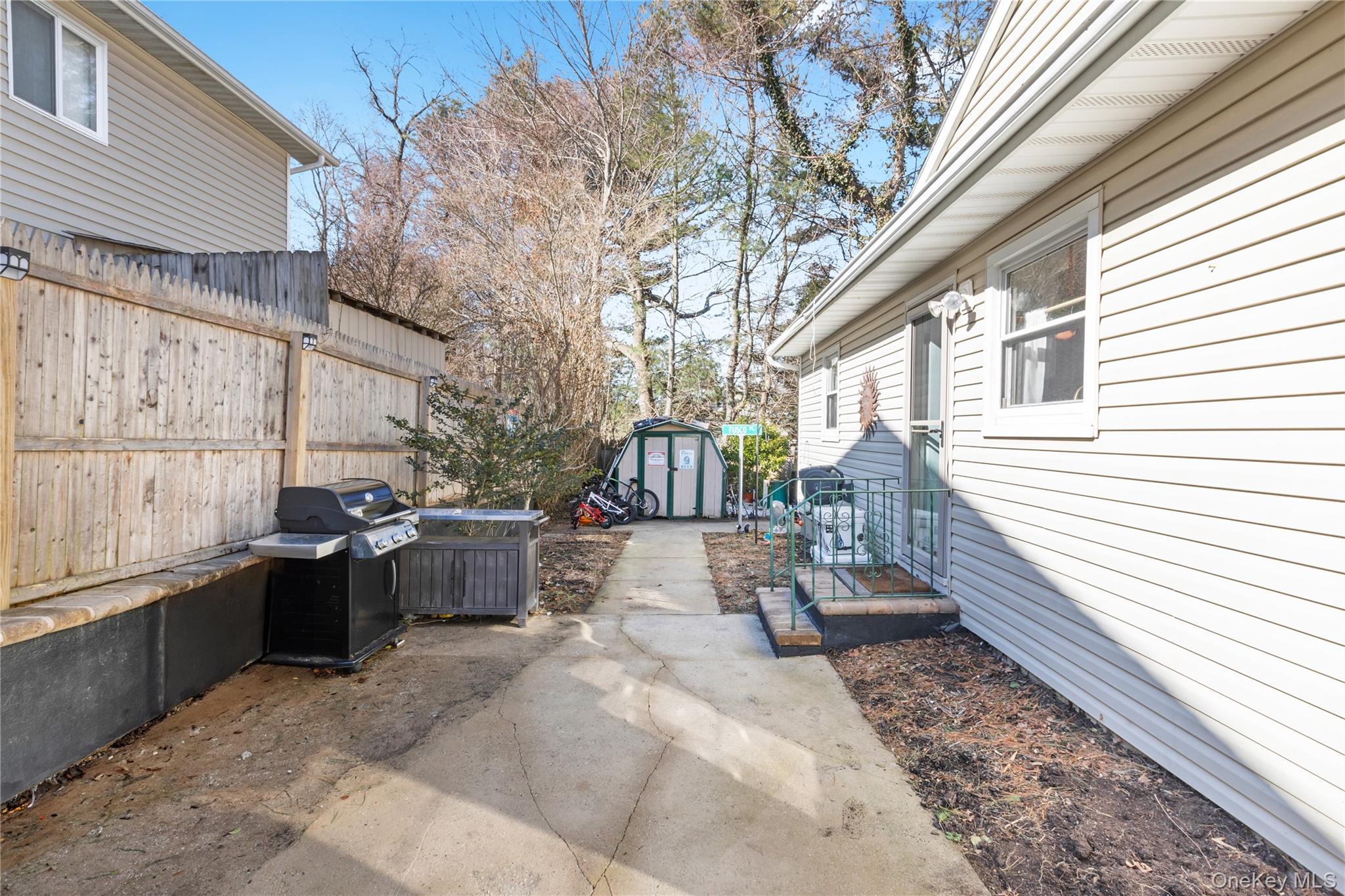 193 Maple Road, Wading River, NY 11792