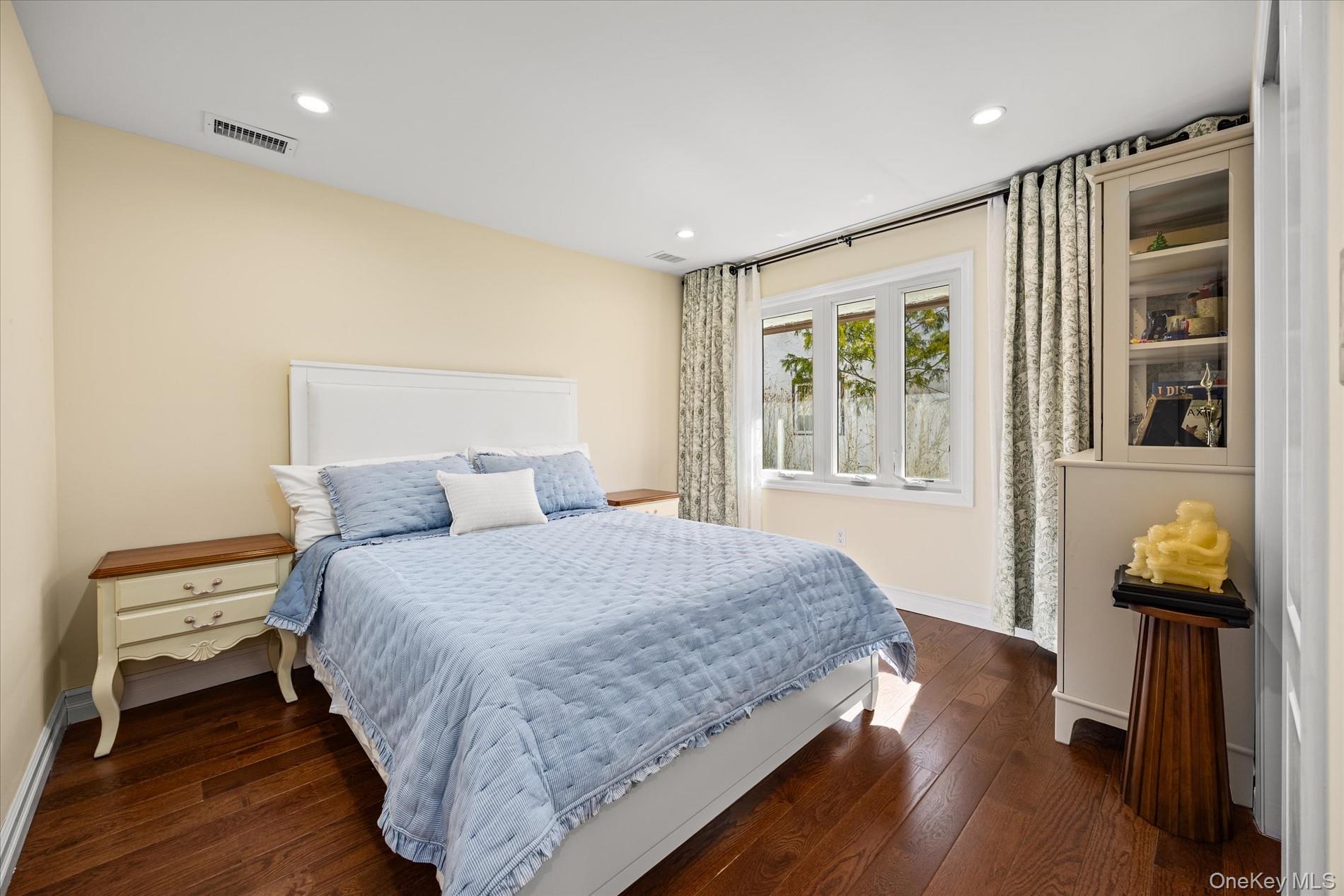 45 Tain Drive, Great Neck, NY 11021