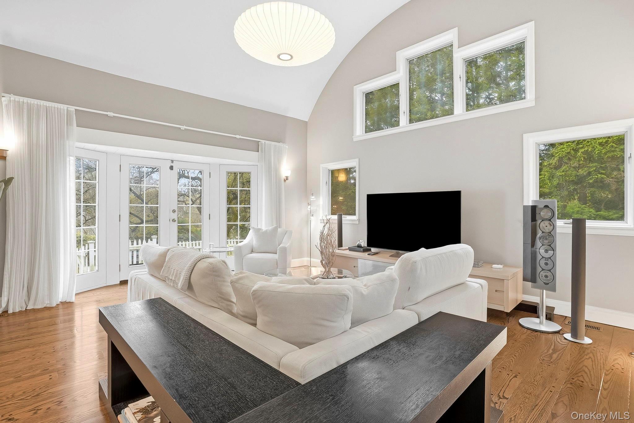 22 Taunton Road, Scarsdale, NY 10583