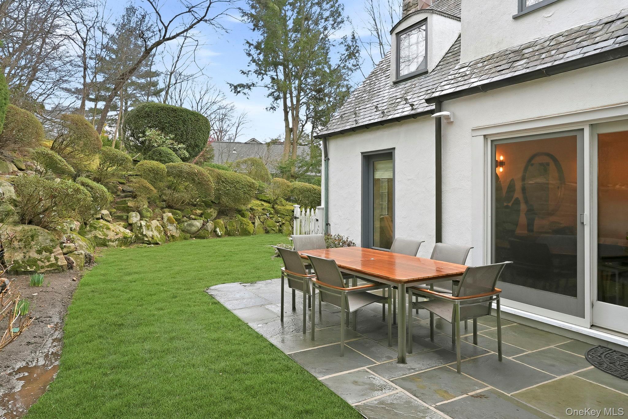 22 Taunton Road, Scarsdale, NY 10583