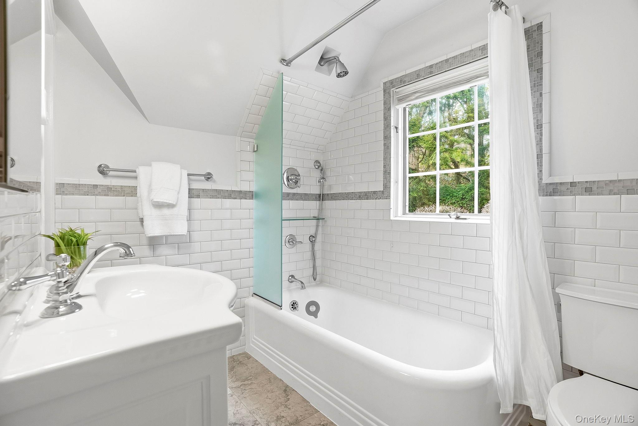 22 Taunton Road, Scarsdale, NY 10583