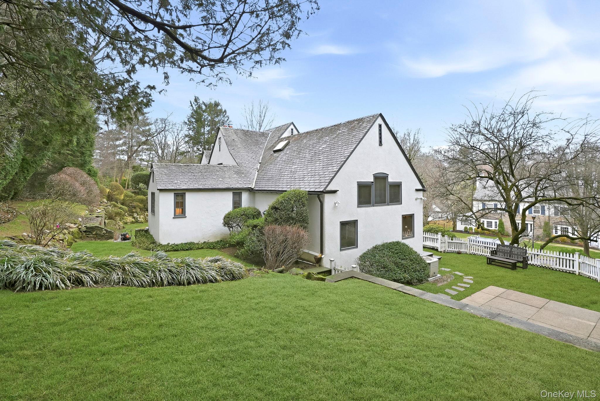 22 Taunton Road, Scarsdale, NY 10583