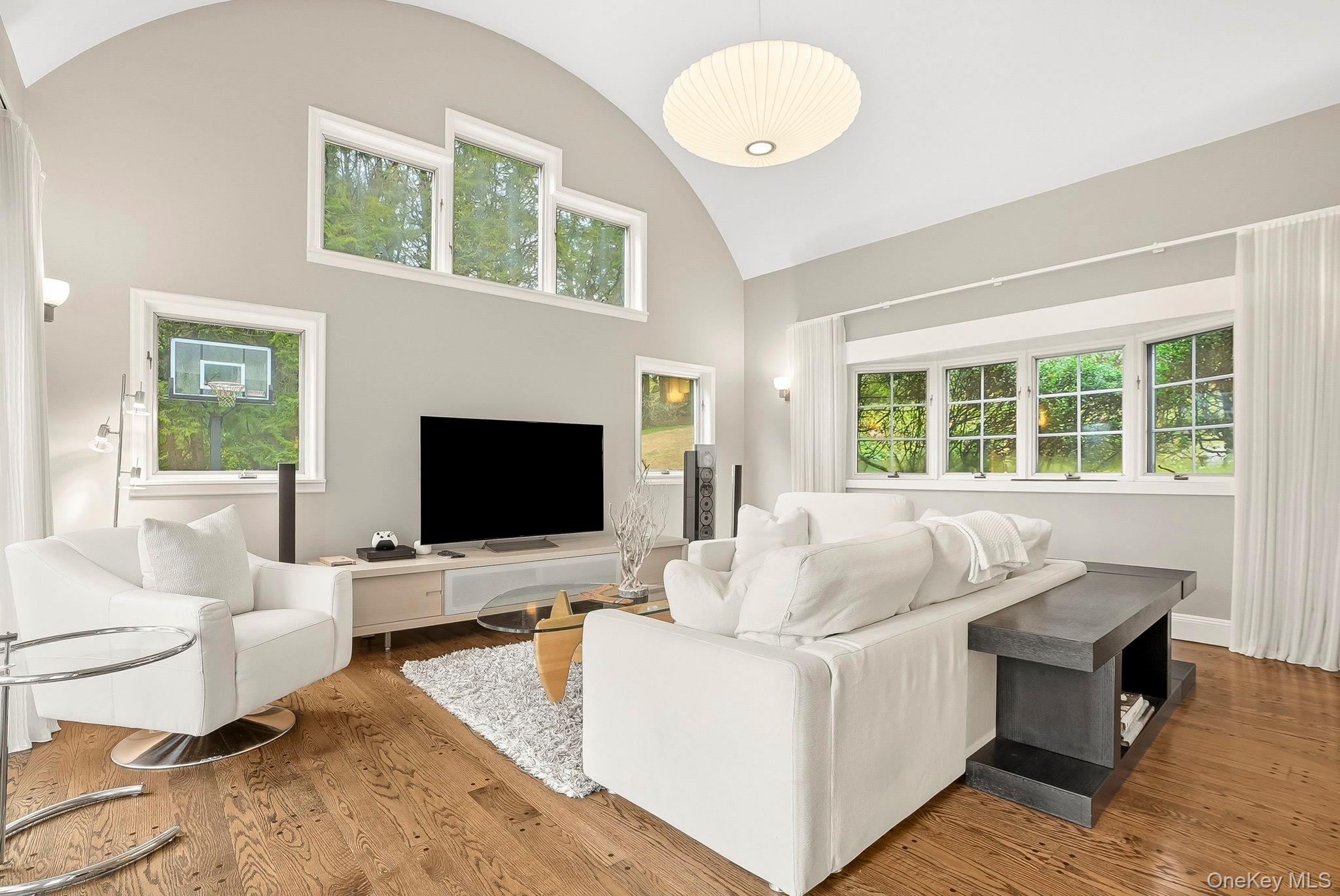 22 Taunton Road, Scarsdale, NY 10583