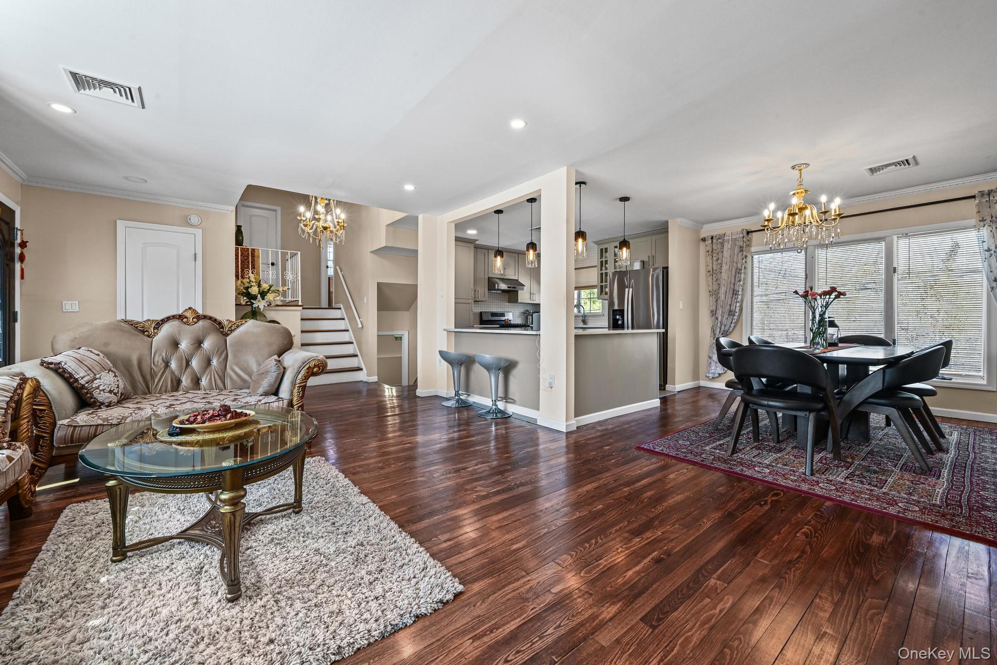 4 Birchwood Park Drive, Syosset, NY 11791