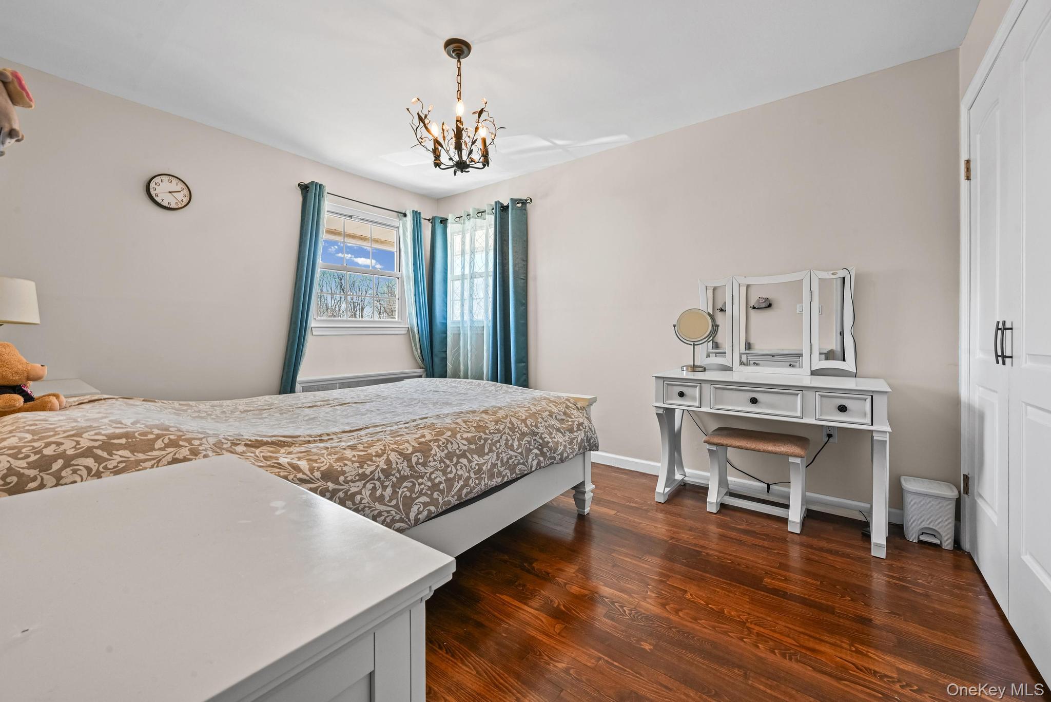 4 Birchwood Park Drive, Syosset, NY 11791