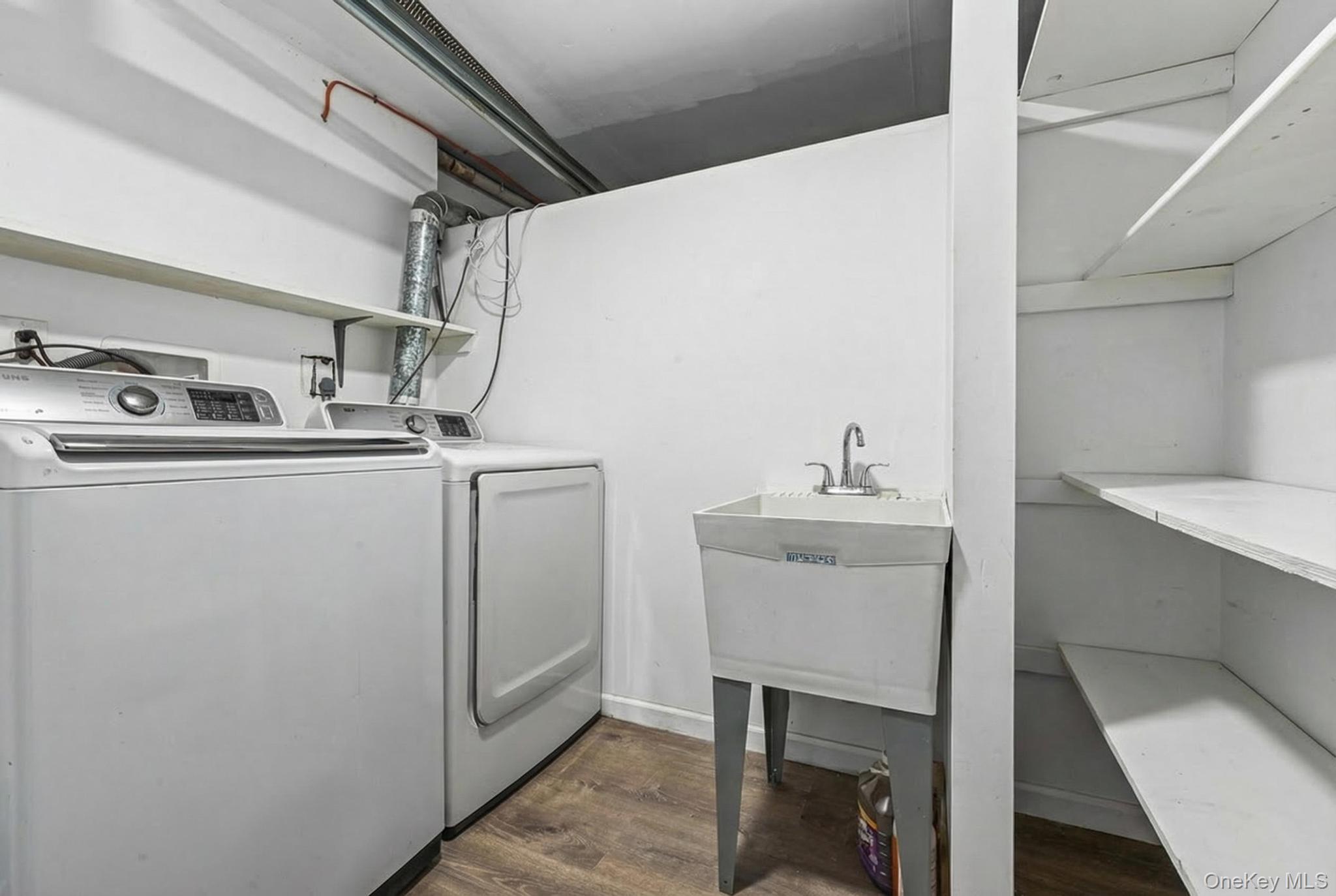 4 Birchwood Park Drive, Syosset, NY 11791