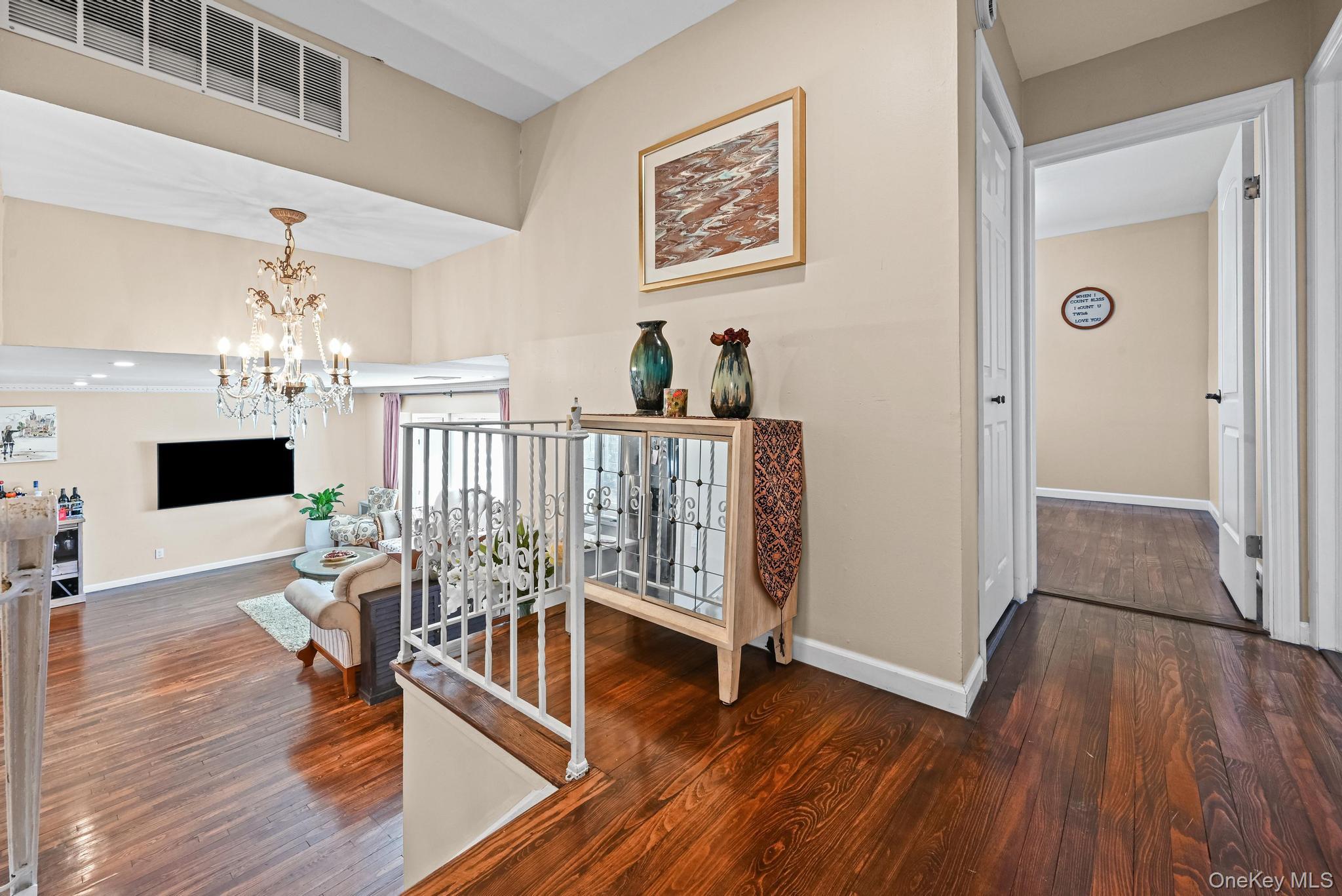 4 Birchwood Park Drive, Syosset, NY 11791