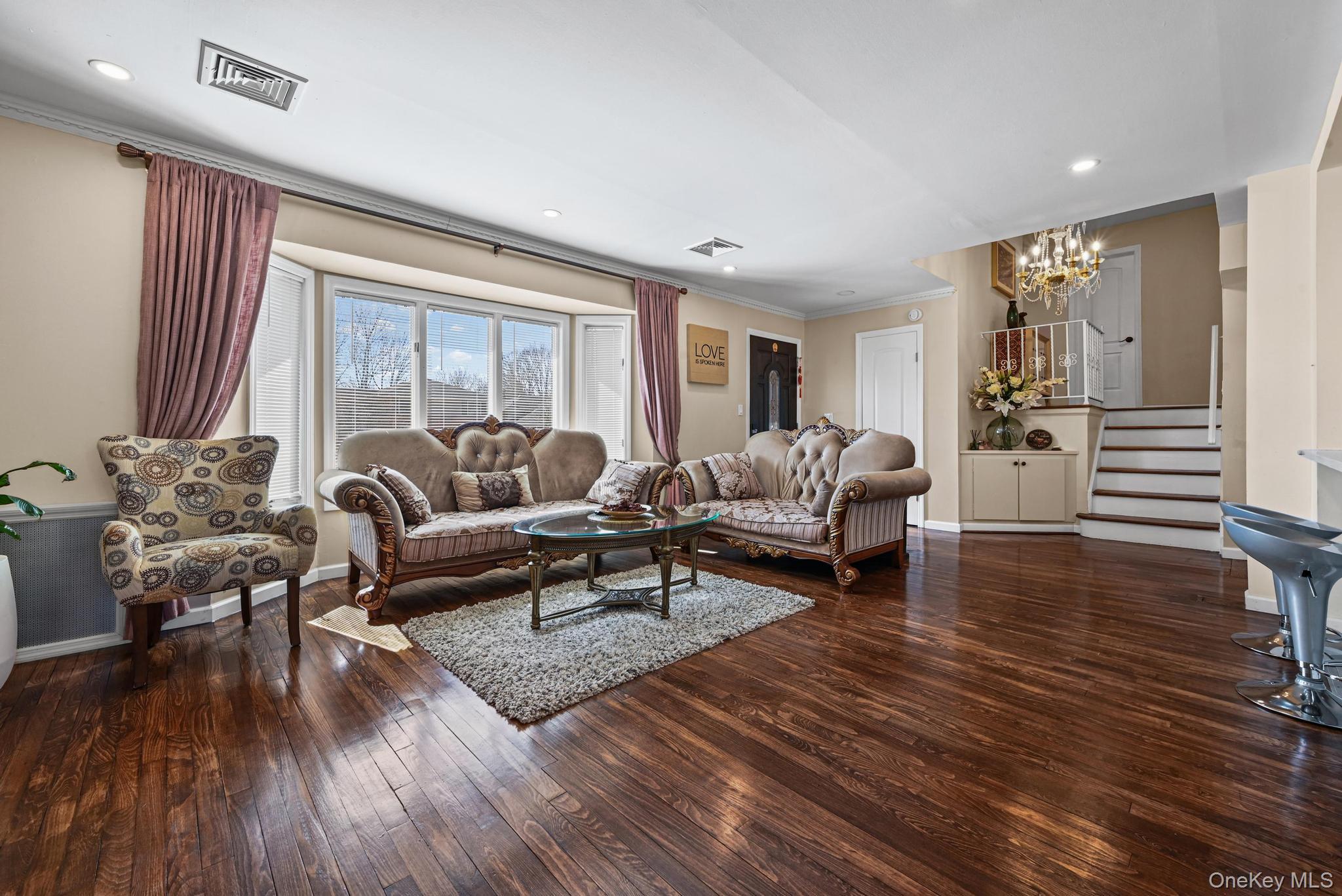 4 Birchwood Park Drive, Syosset, NY 11791