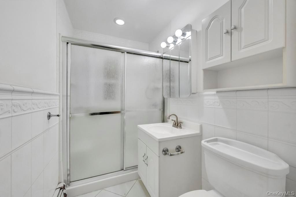 33 Pond Lane, Levittown, NY 11756