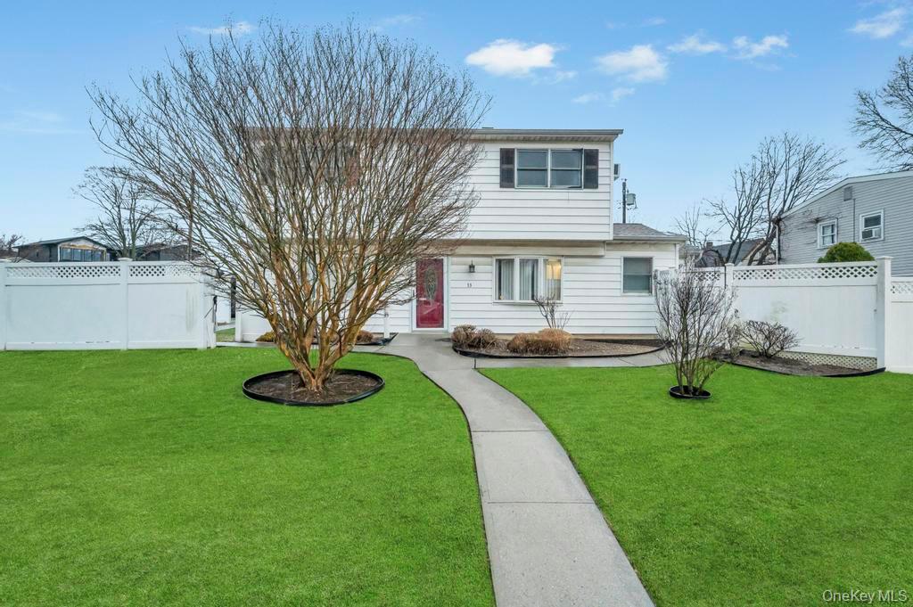 33 Pond Lane, Levittown, NY 11756
