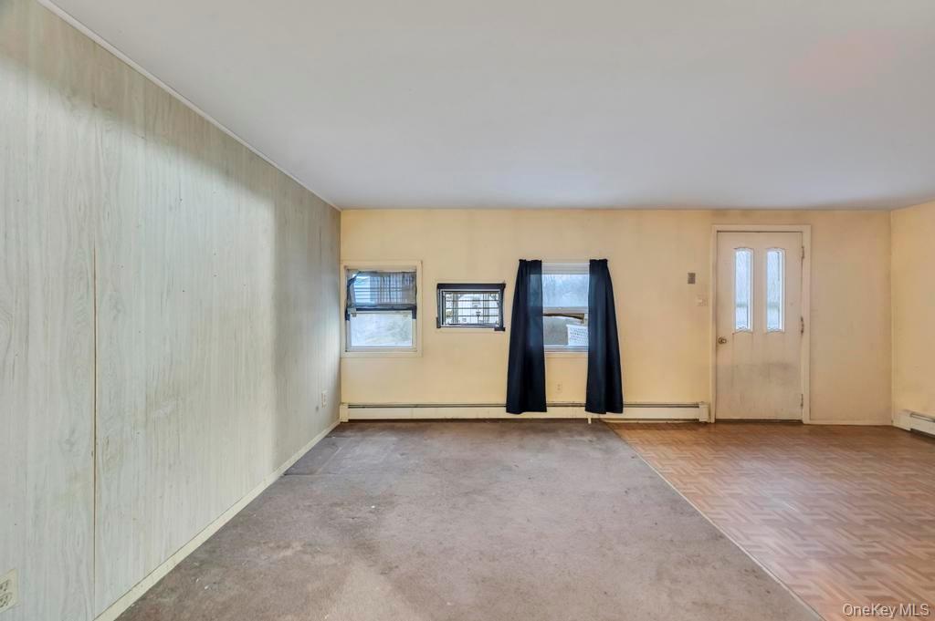 33 Pond Lane, Levittown, NY 11756