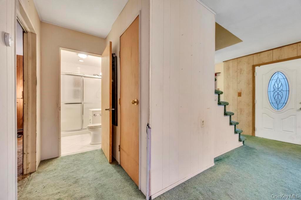 33 Pond Lane, Levittown, NY 11756