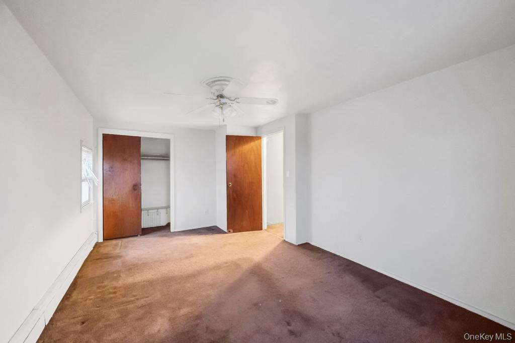 33 Pond Lane, Levittown, NY 11756