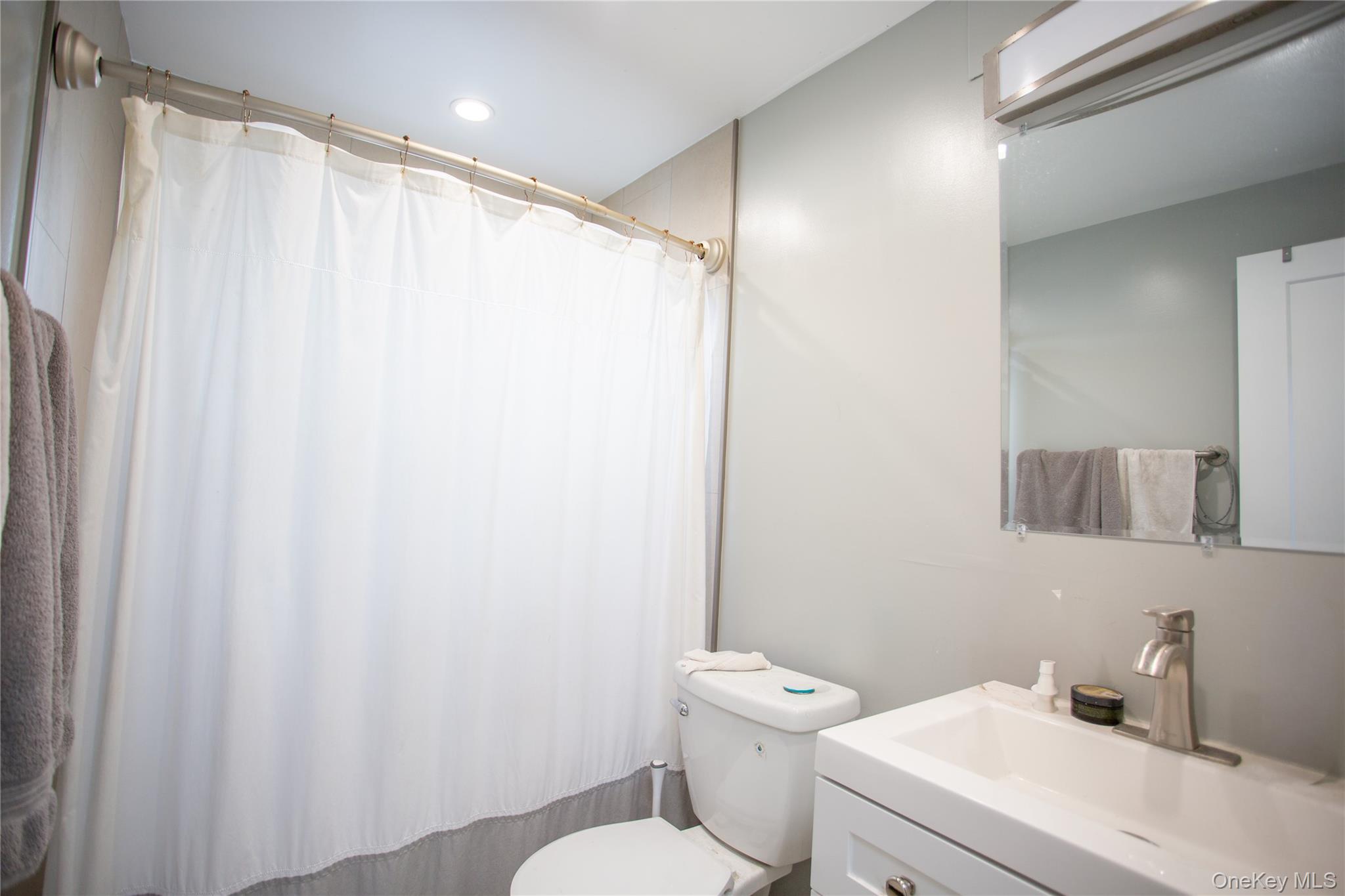 248 E Broadway # 5, Long Beach, NY 11561