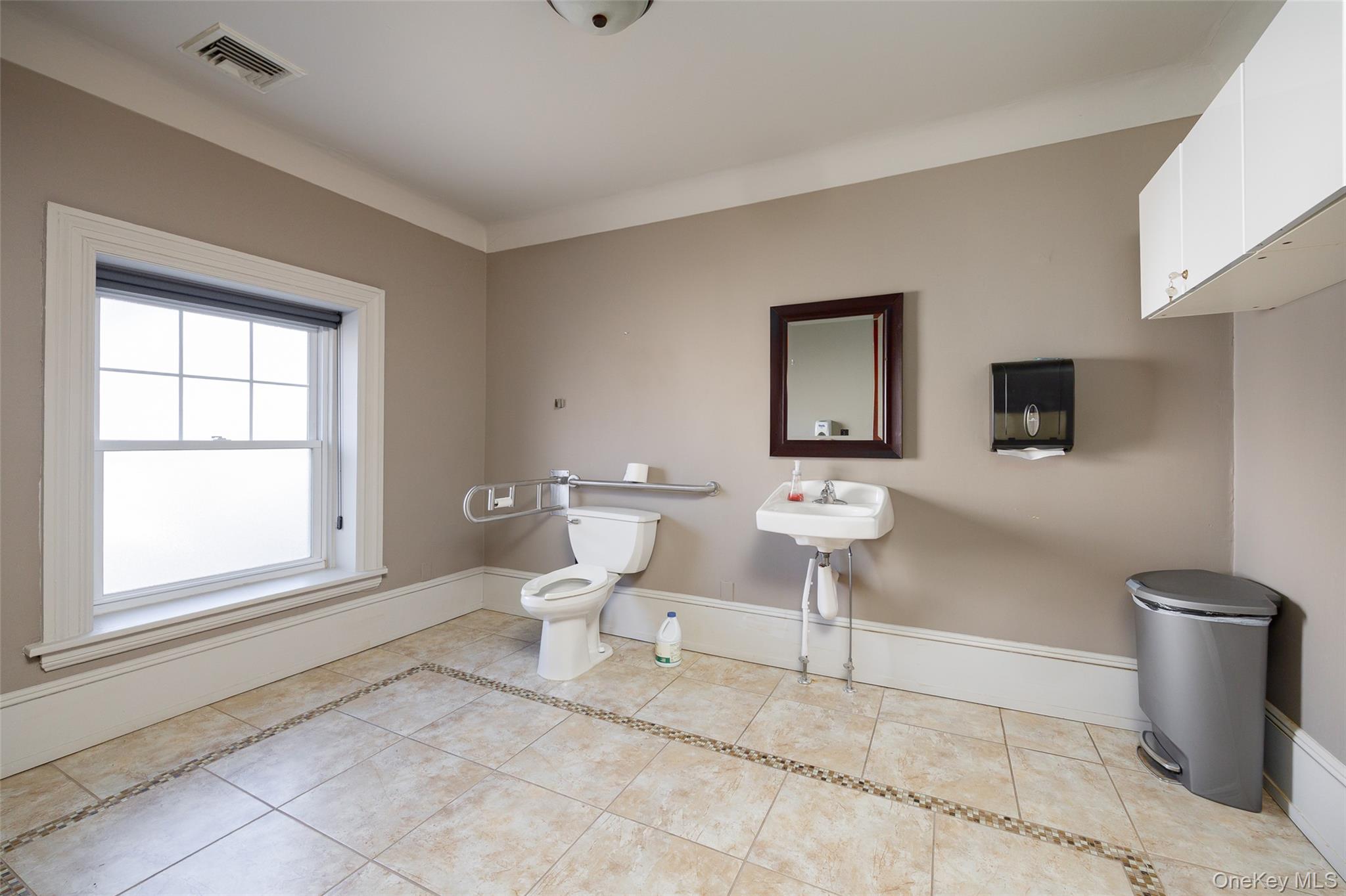 214 Main Street, Poughkeepsie, NY 12601