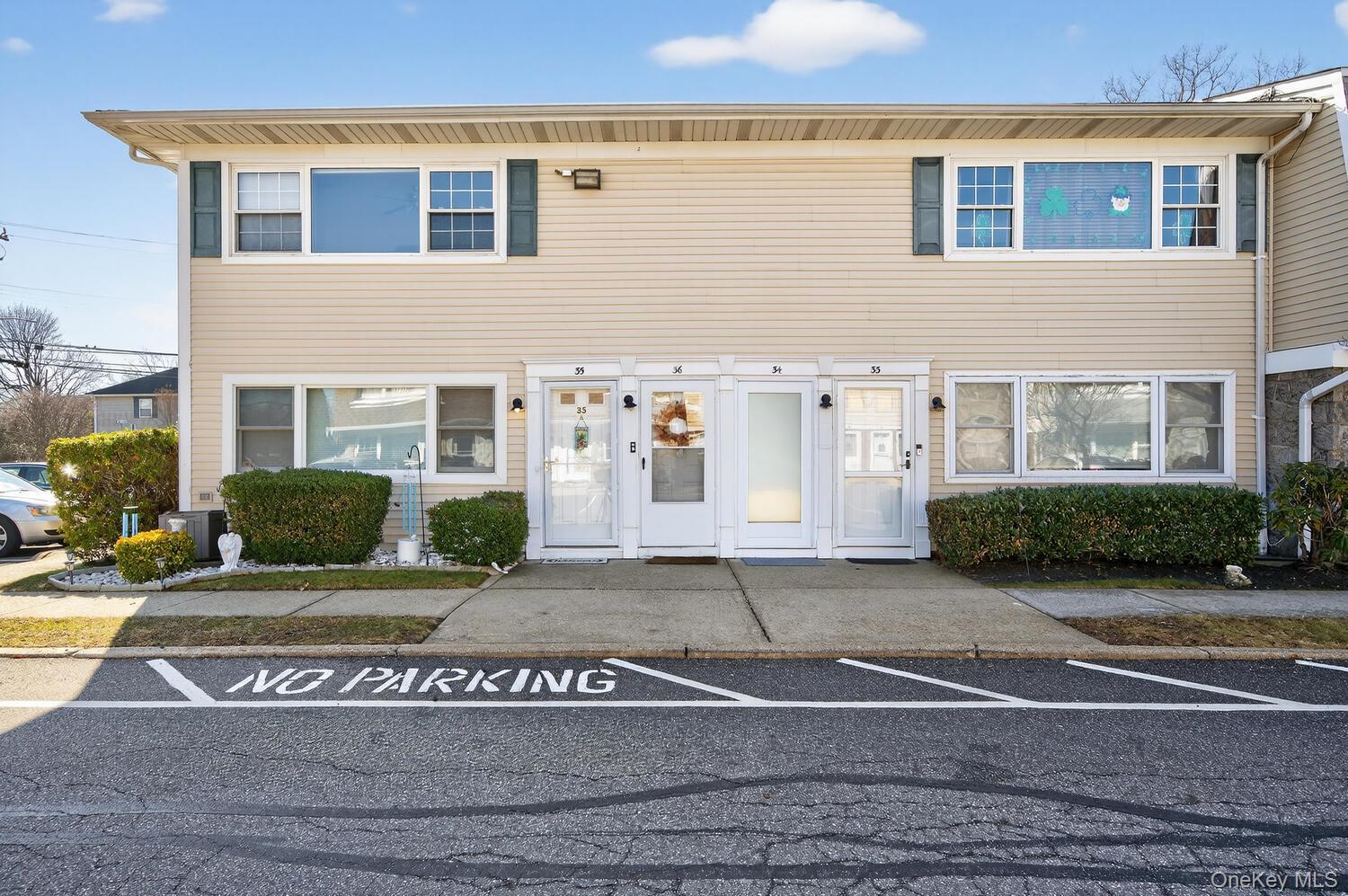 1 Atlantic Avenue # Apt 35, Farmingdale, NY 11735