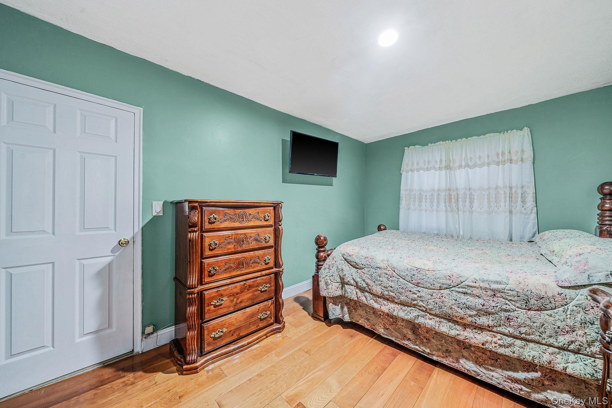 10229 184th Street, Hollis, NY 11423