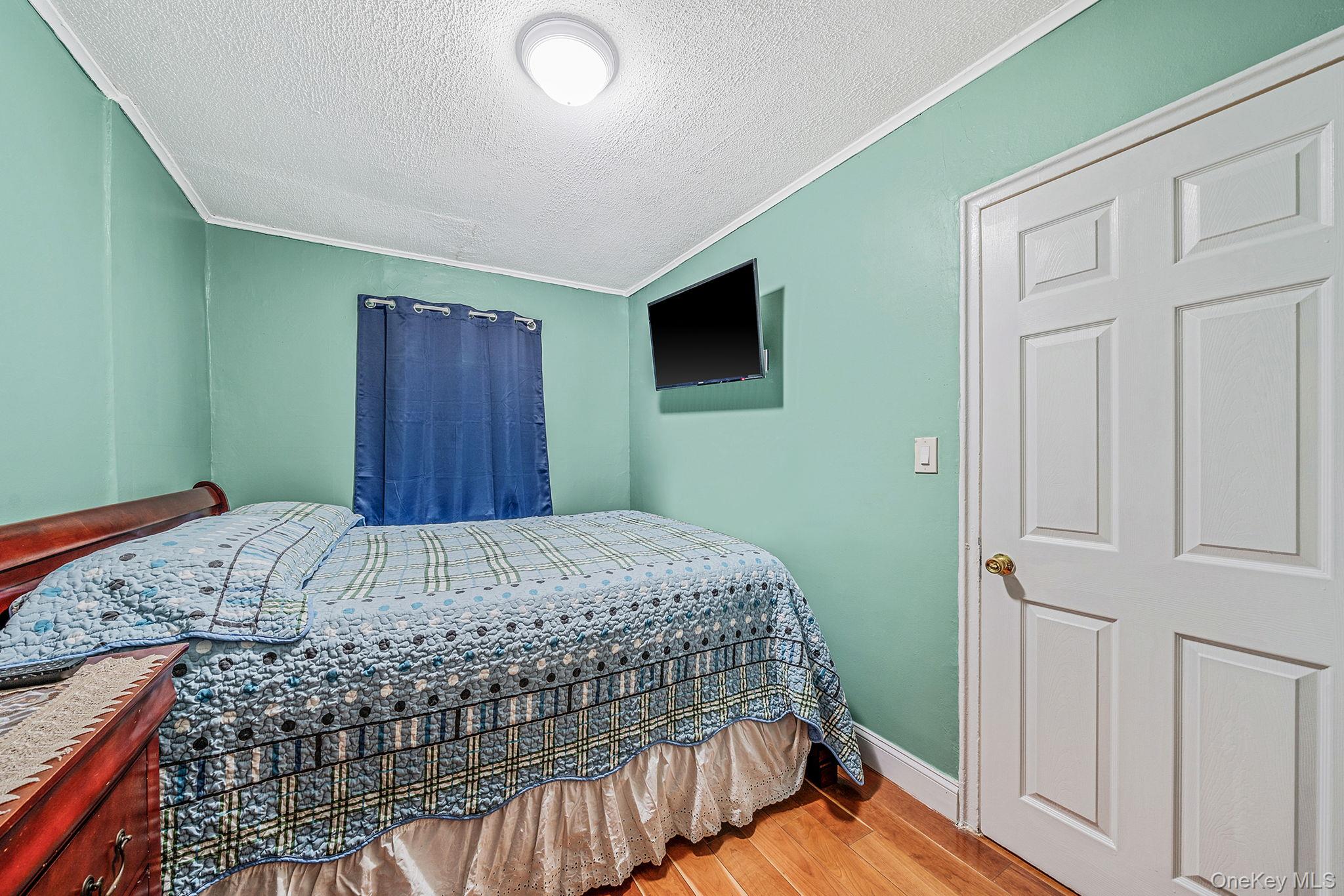 10229 184th Street, Hollis, NY 11423