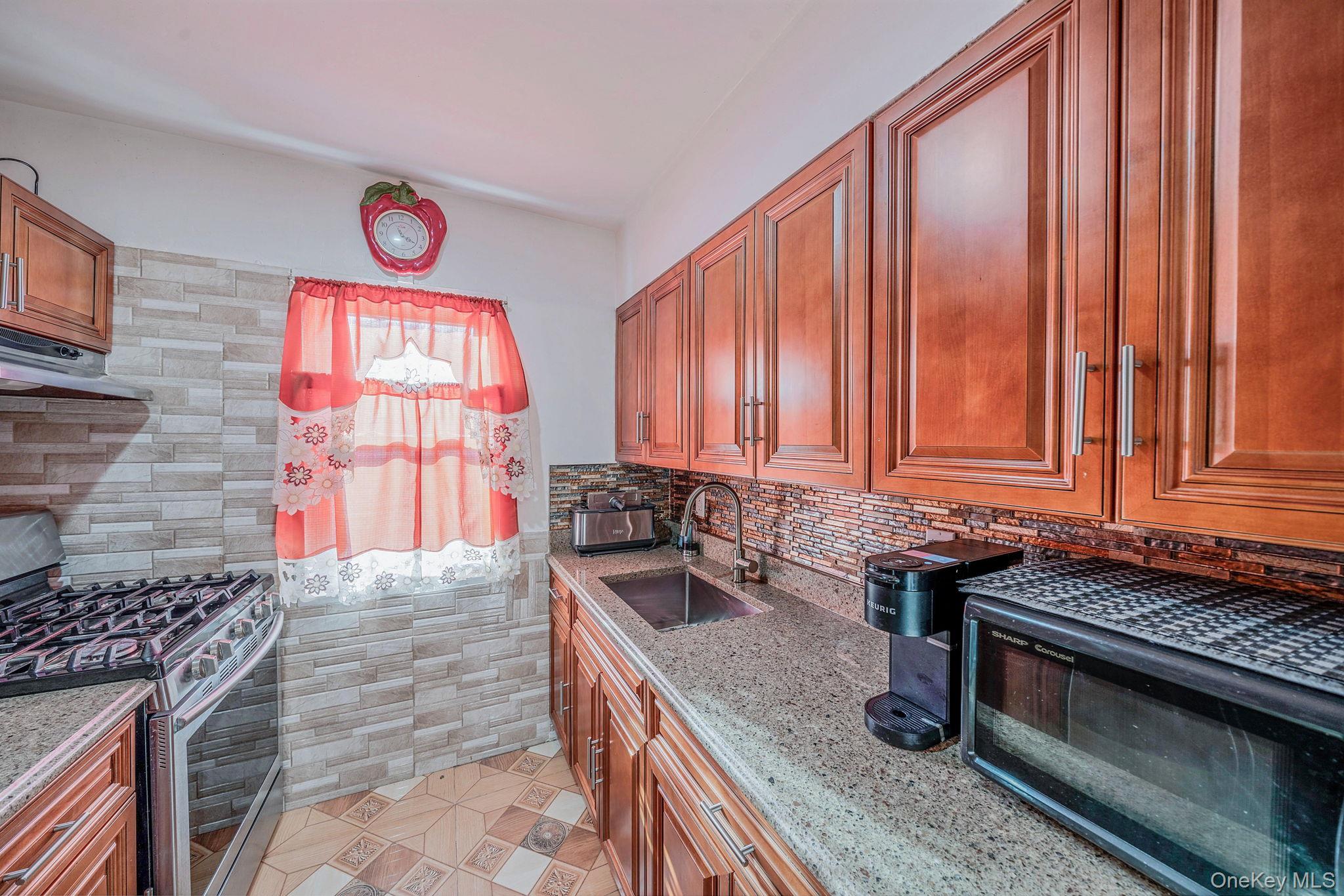 10229 184th Street, Hollis, NY 11423