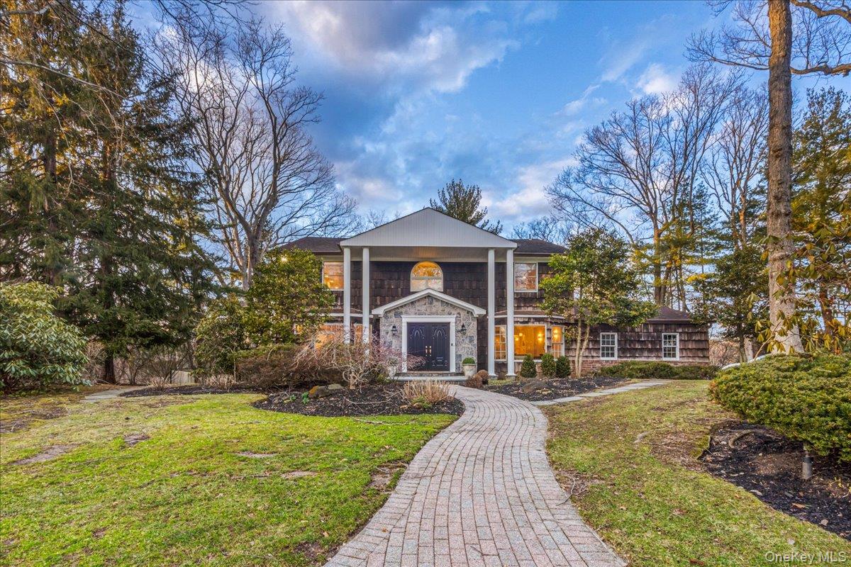 29 Winter Lane, Dix Hills, NY 11746