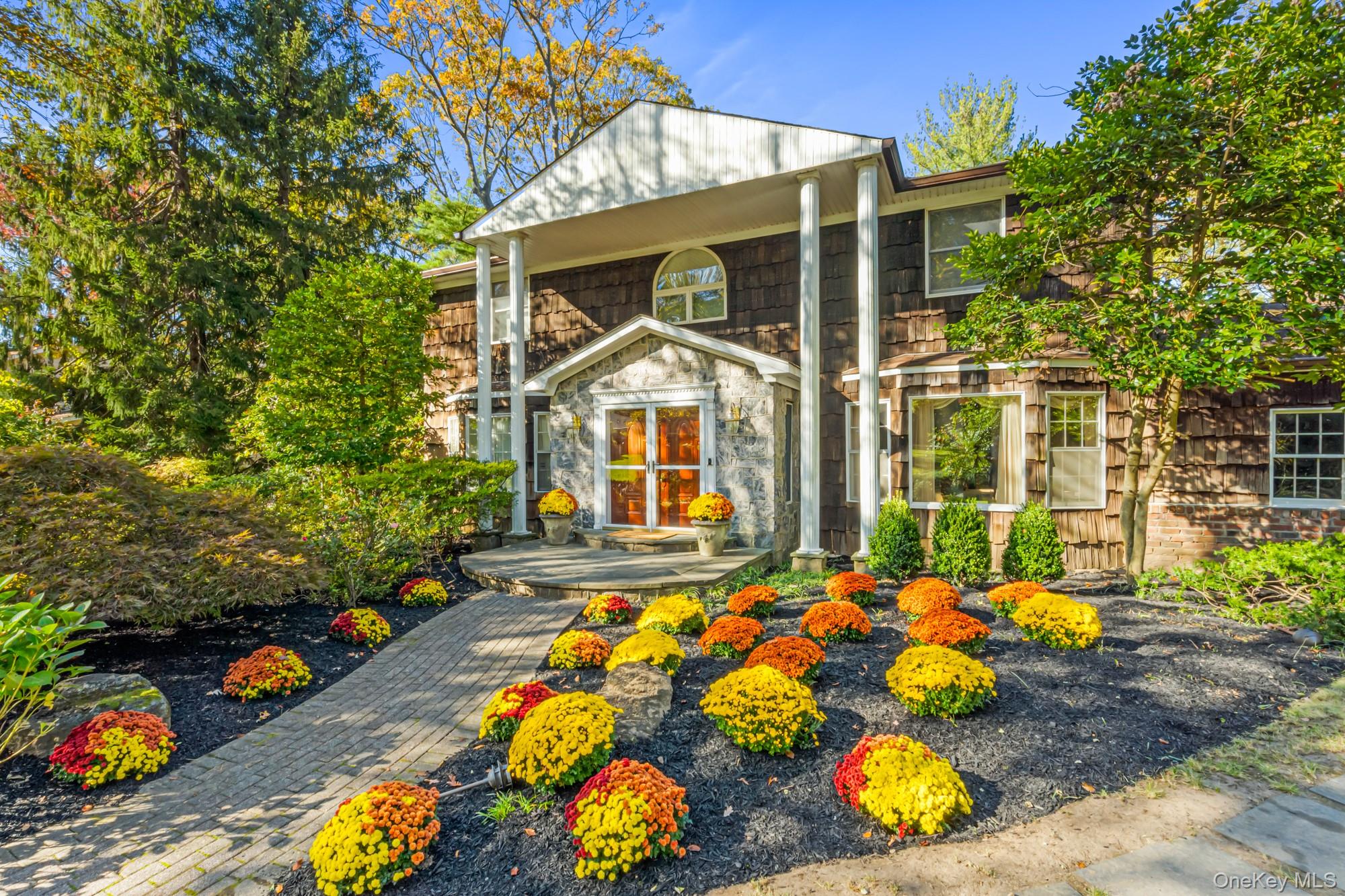 29 Winter Lane, Dix Hills, NY 11746