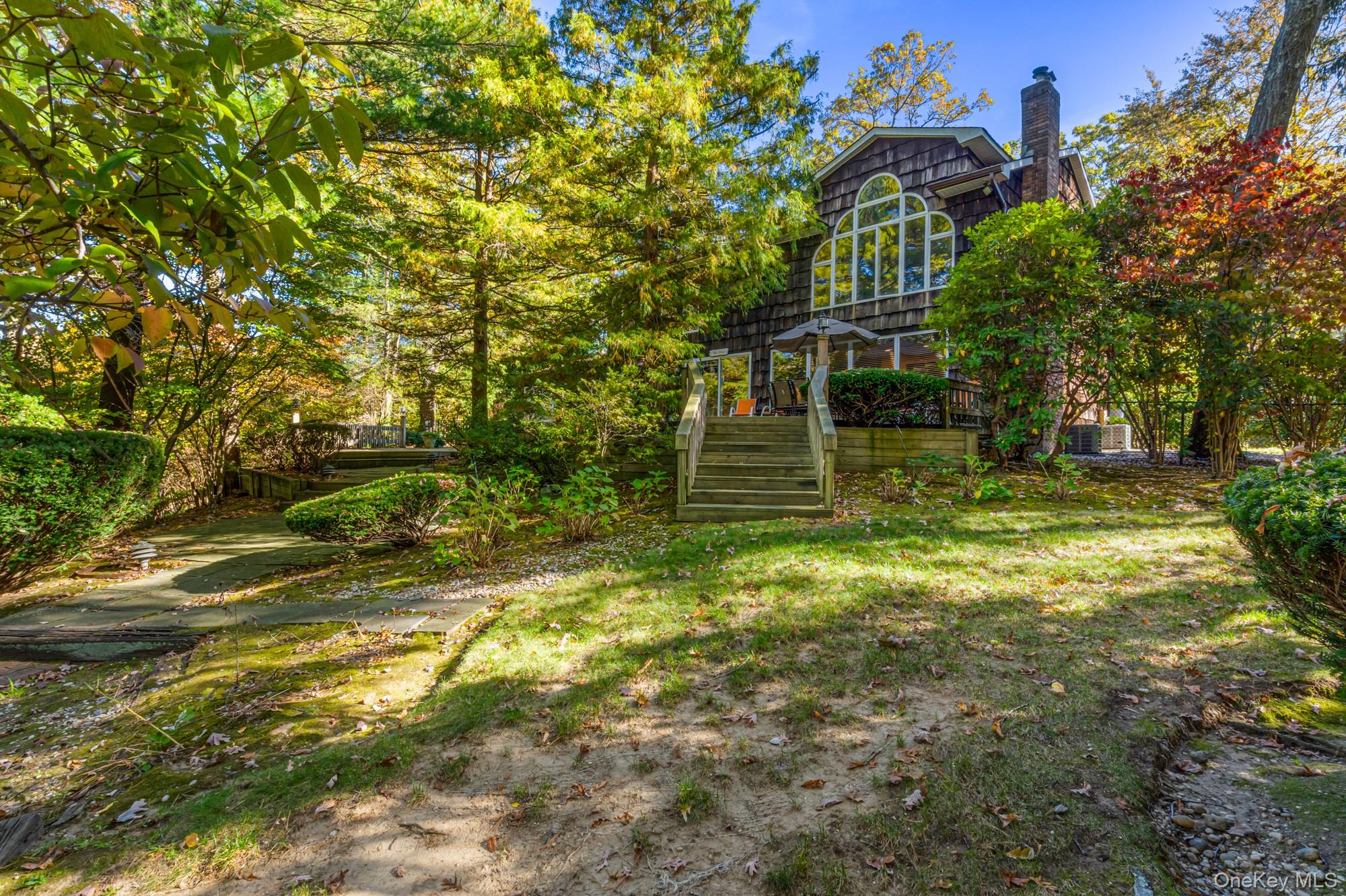 29 Winter Lane, Dix Hills, NY 11746