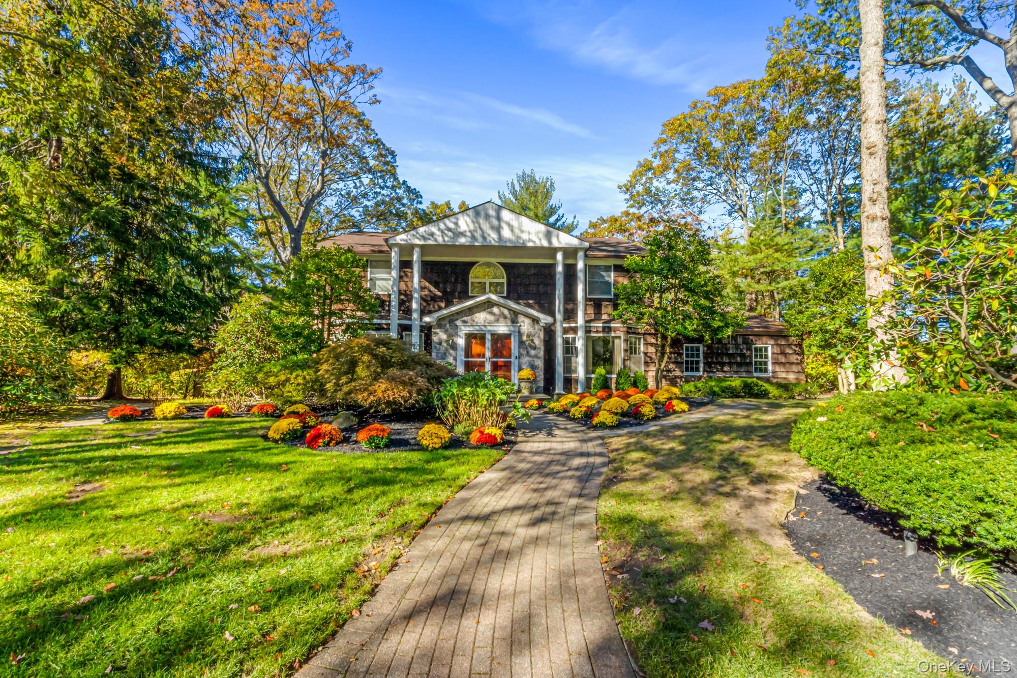 29 Winter Lane, Dix Hills, NY 11746