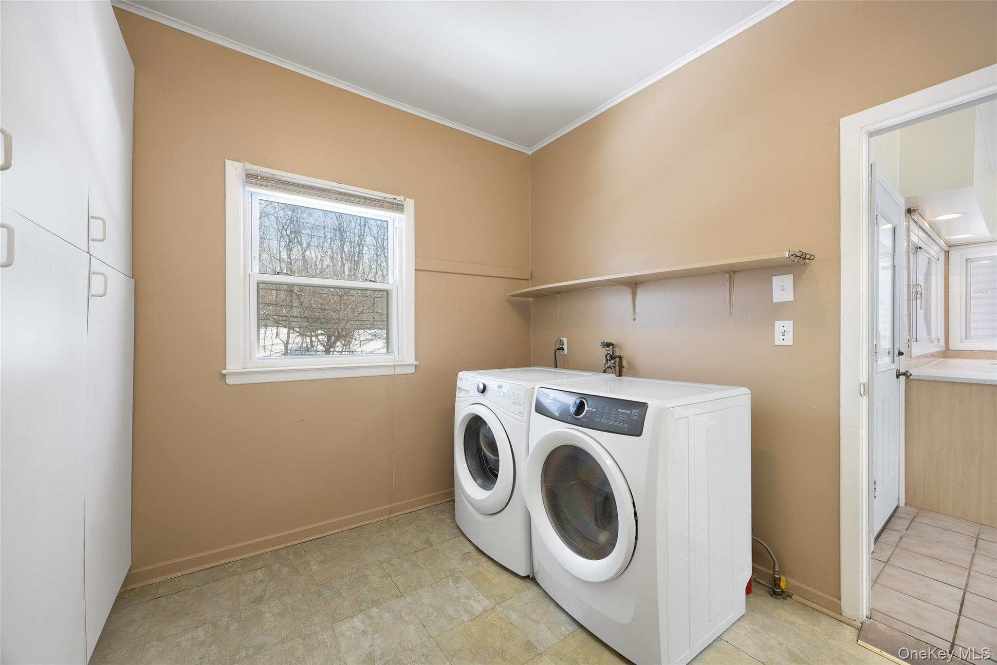 11 Old Post Road E, Port Jefferson, NY 11777