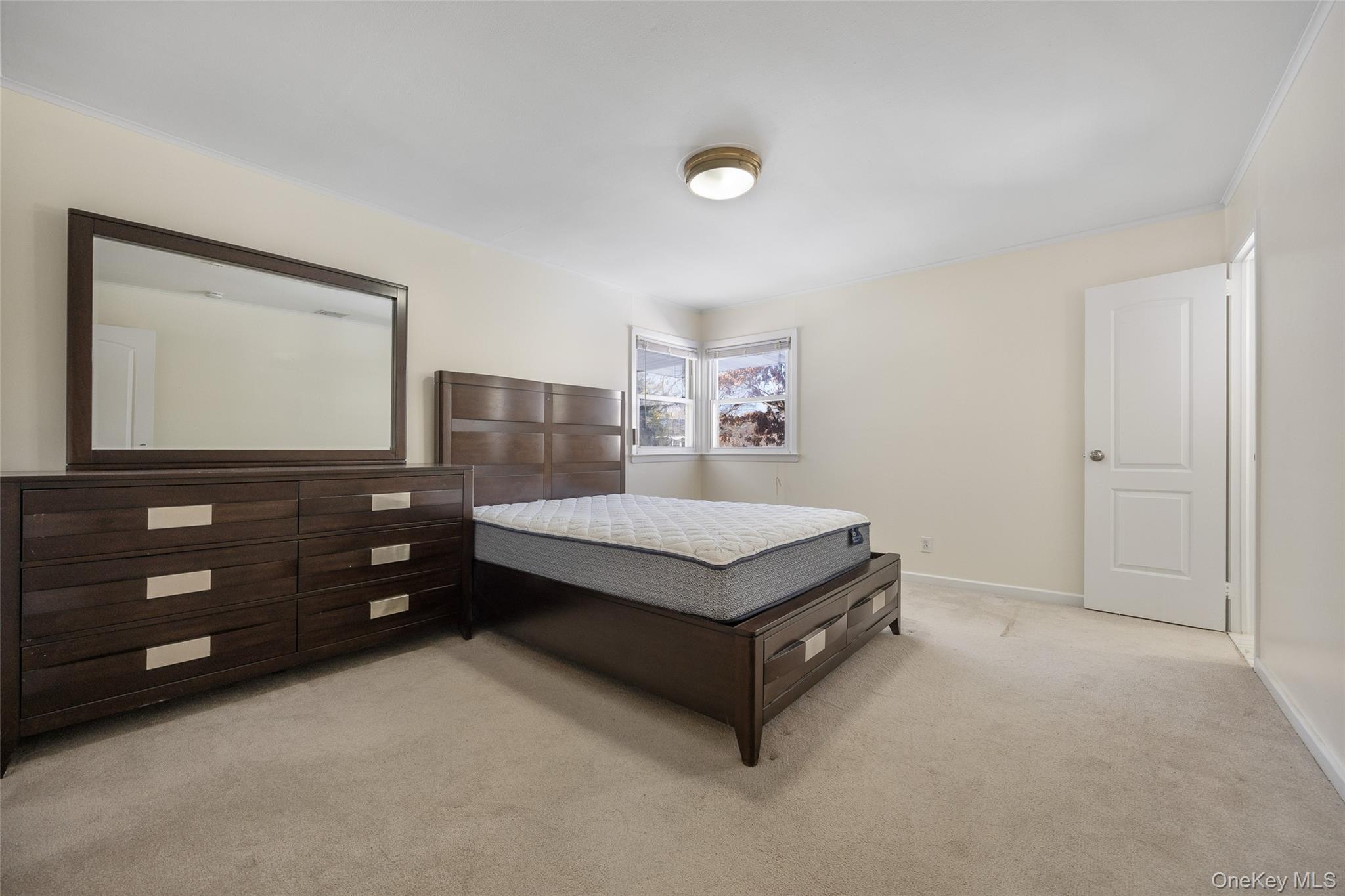 11 Old Post Road E, Port Jefferson, NY 11777