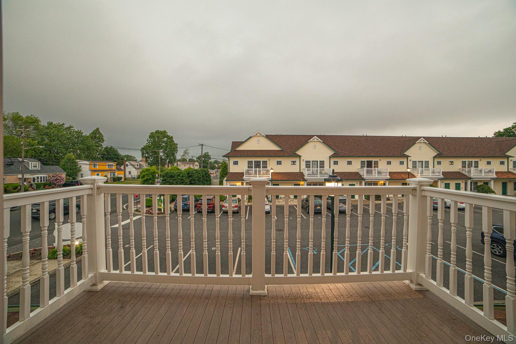 975 Main Street # 13, Farmingdale, NY 11735