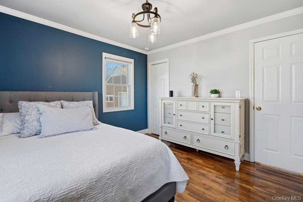 303 Kansas Street, Lindenhurst, NY 11757