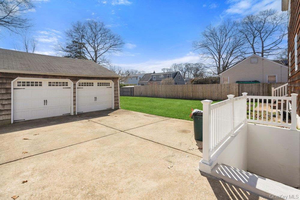 303 Kansas Street, Lindenhurst, NY 11757