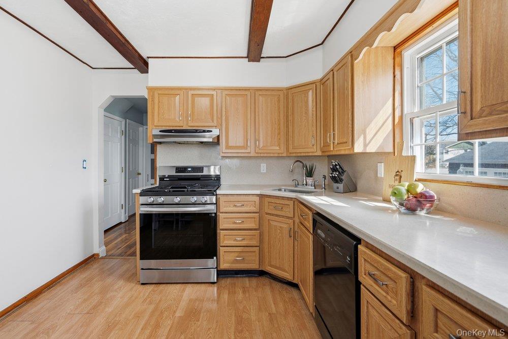 303 Kansas Street, Lindenhurst, NY 11757