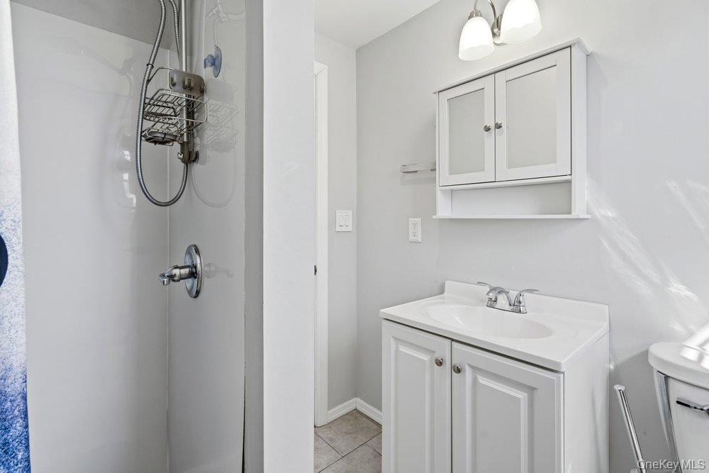 303 Kansas Street, Lindenhurst, NY 11757