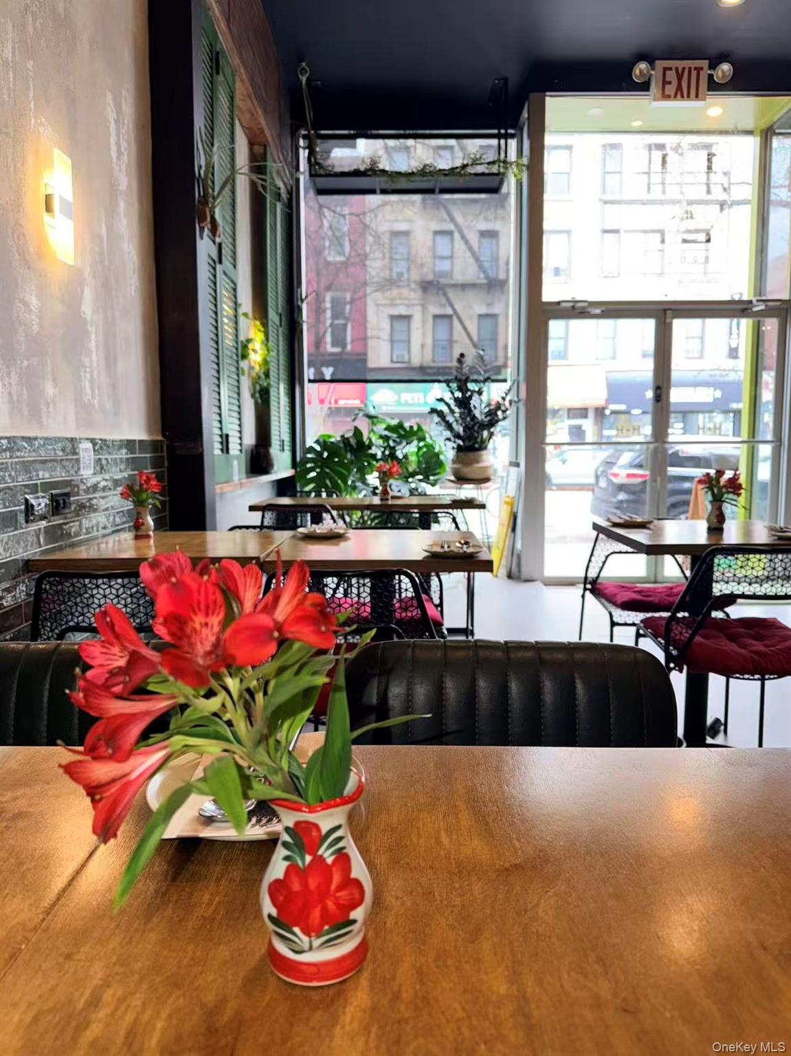 988 Manhattan Avenue, Brooklyn, NY 11222