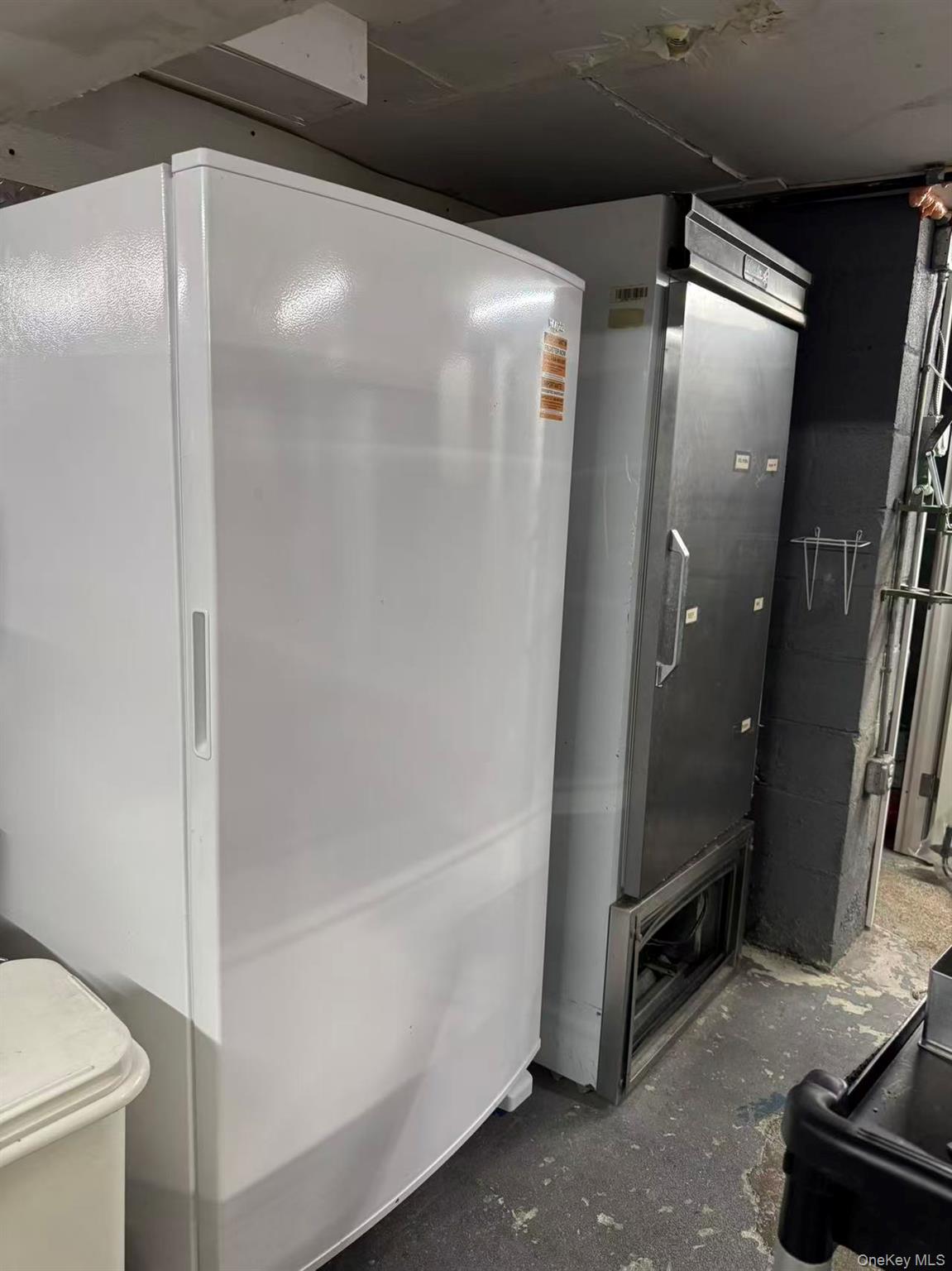 988 Manhattan Avenue, Brooklyn, NY 11222