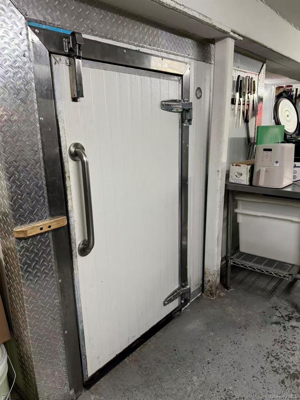 988 Manhattan Avenue, Brooklyn, NY 11222