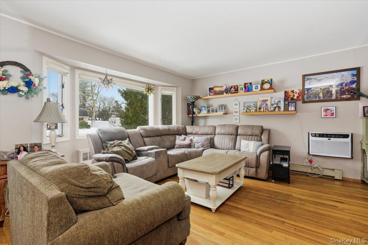 30 Middle Drive, Huntington, NY 11743