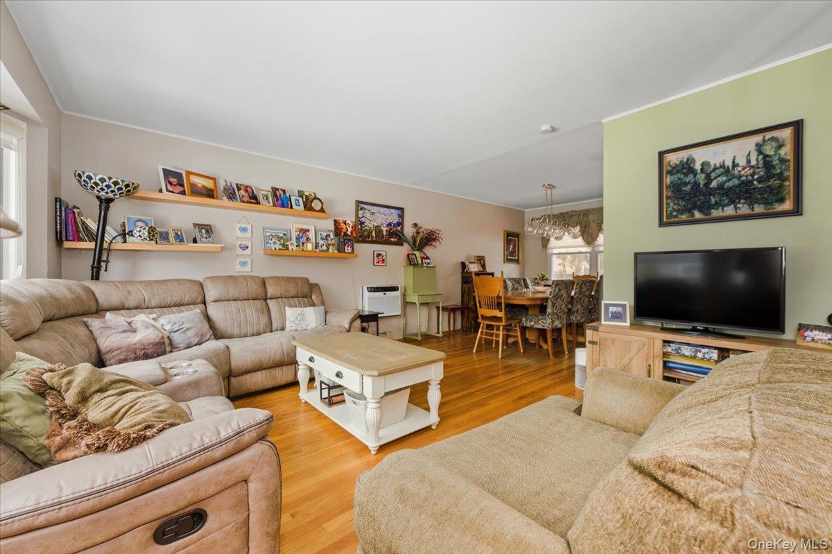 30 Middle Drive, Huntington, NY 11743