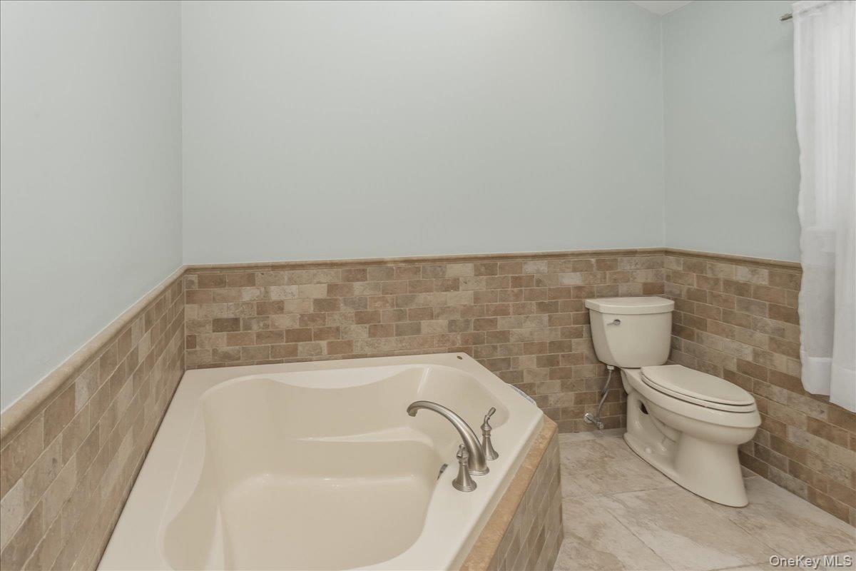 949 Union Street, Bohemia, NY 11716