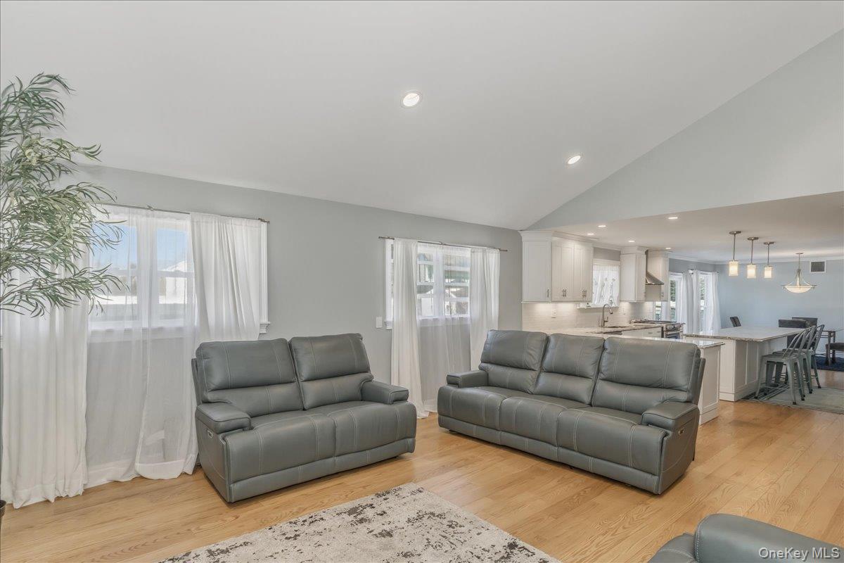 949 Union Street, Bohemia, NY 11716