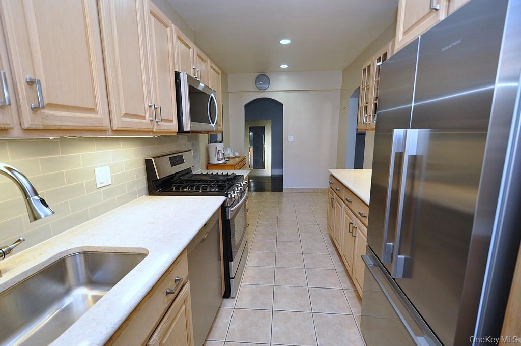 253 Garth Road # 1T, Scarsdale, NY 10583