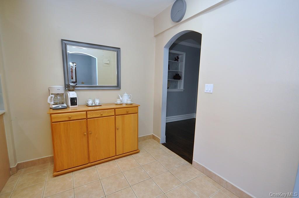 253 Garth Road # 1T, Scarsdale, NY 10583