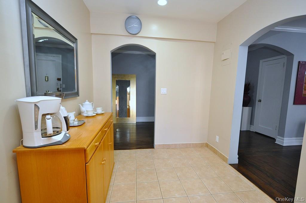 253 Garth Road # 1T, Scarsdale, NY 10583