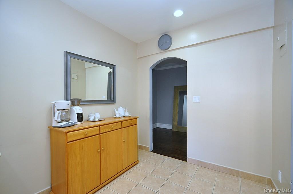 253 Garth Road # 1T, Scarsdale, NY 10583