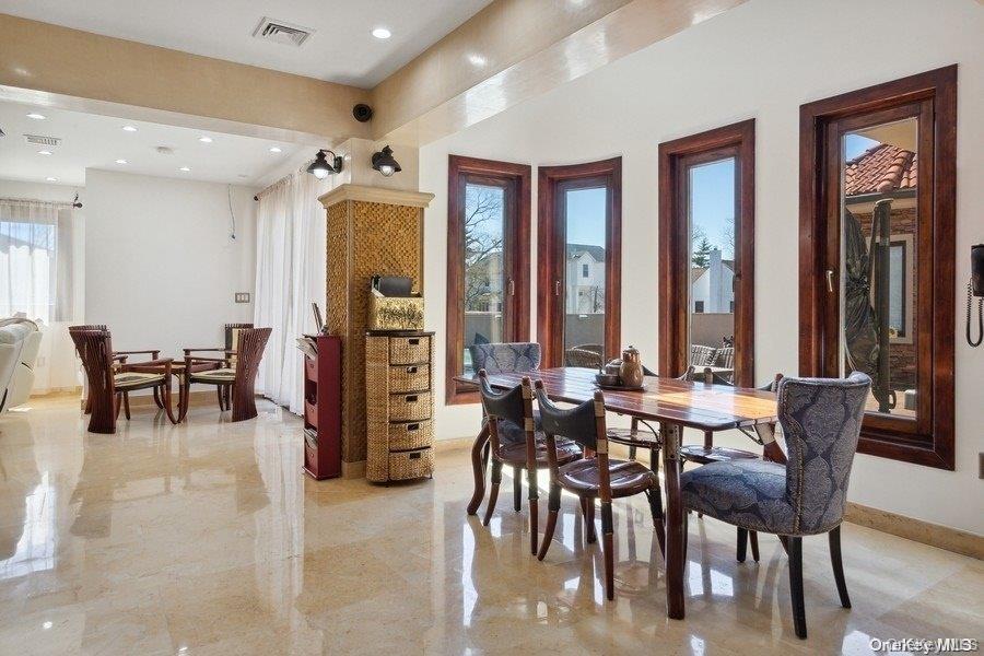 959 S End Road, Woodmere, NY 11598