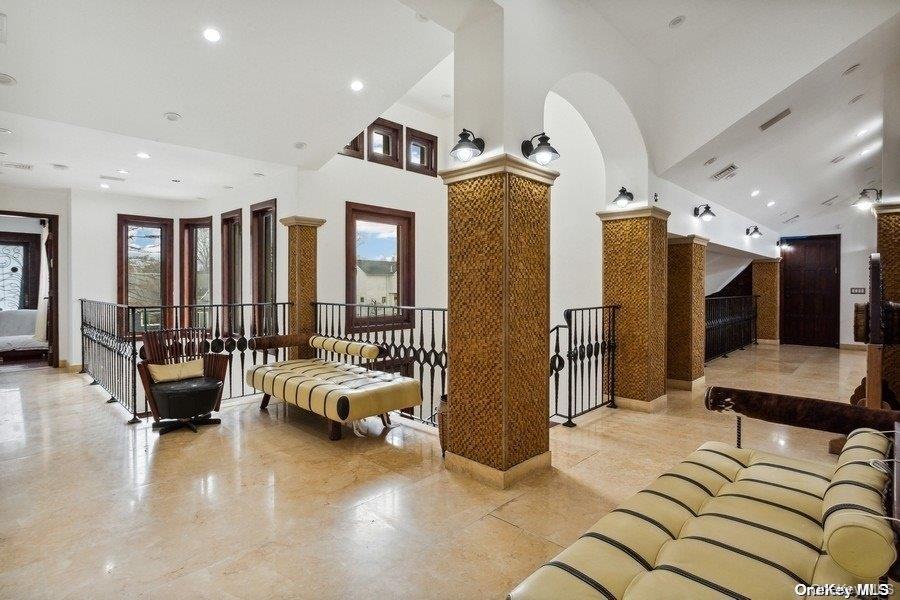 959 S End Road, Woodmere, NY 11598