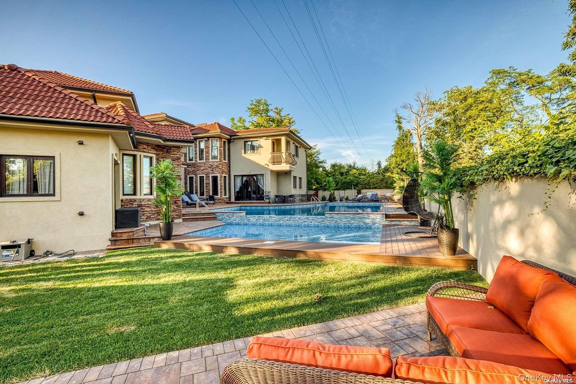 959 S End Road, Woodmere, NY 11598